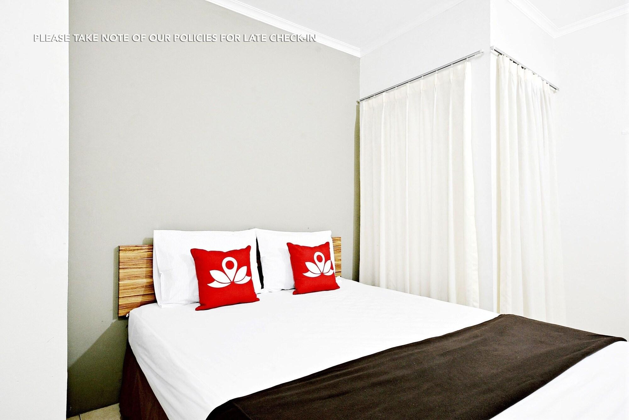 Zen Rooms Mampang Prapatan Джакарта Екстер'єр фото
