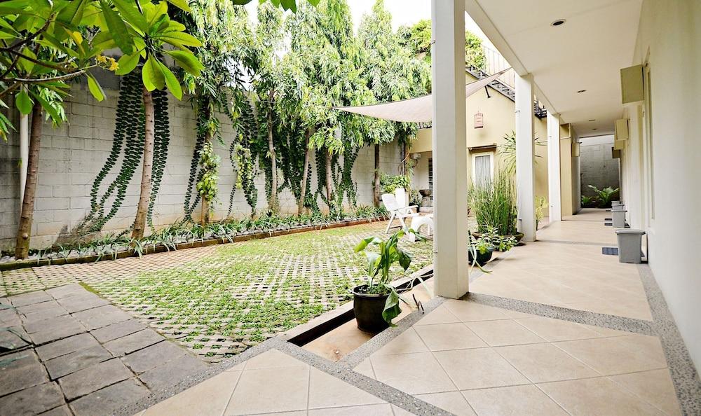 Zen Rooms Mampang Prapatan Джакарта Екстер'єр фото