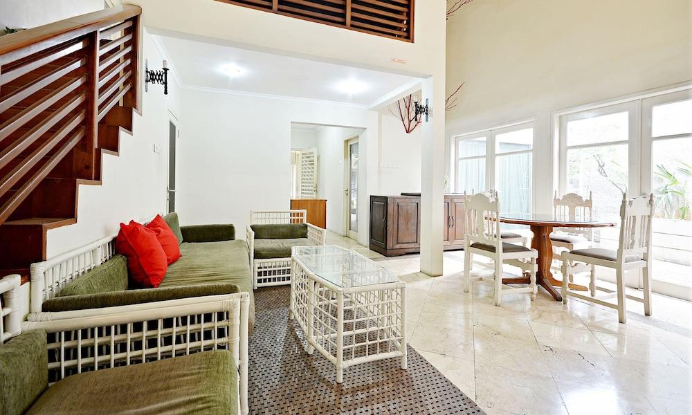 Zen Rooms Mampang Prapatan Джакарта Екстер'єр фото