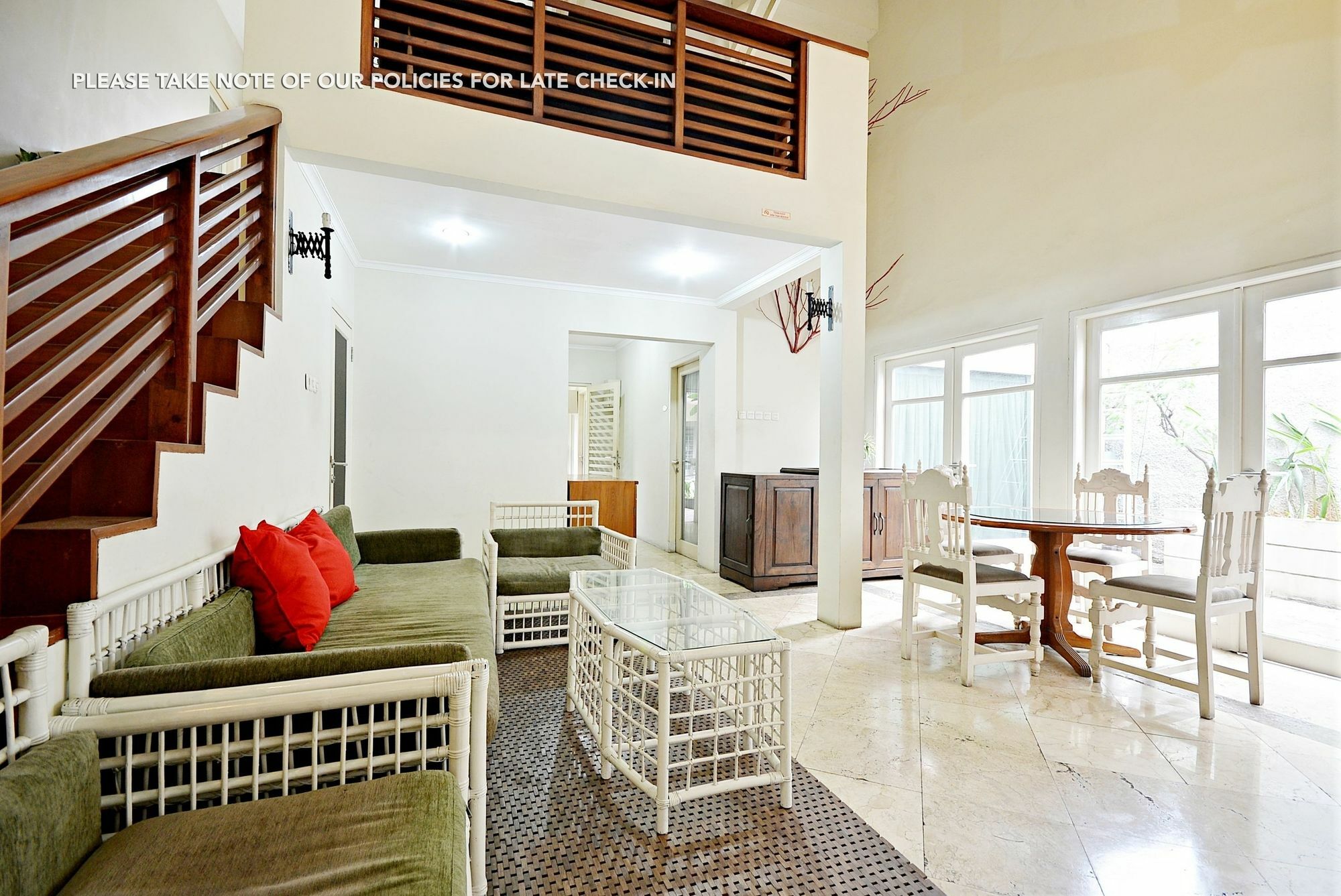 Zen Rooms Mampang Prapatan Джакарта Екстер'єр фото