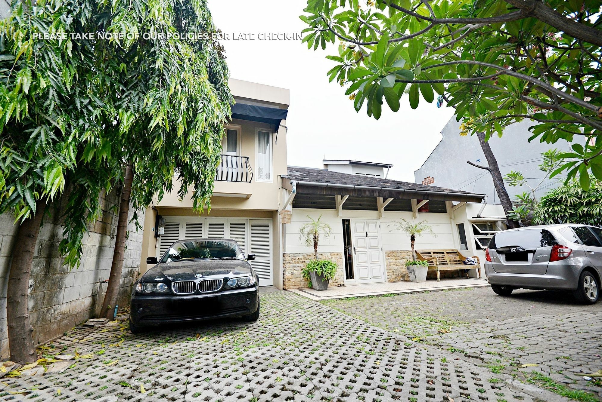 Zen Rooms Mampang Prapatan Джакарта Екстер'єр фото